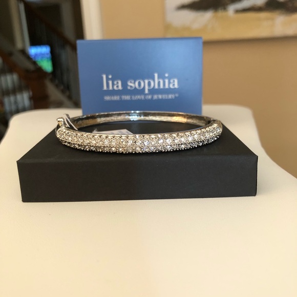 Lia Sophia elegant bangle Bracelet - Picture 2 of 5